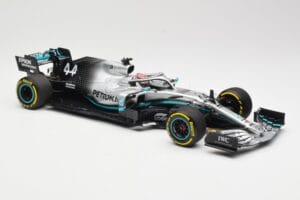 Mercedes AMG Petronas W10 #44 L. Hamilton Winner Chinese GP 2019 Minichamps 1:18 110190344 Metall – Bild 4 von 6