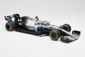 Mercedes AMG Petronas W10 #44 L. Hamilton F1 World Champion 2019 Minichamps 1:18 110190044 Metall – Bild 4 von 6