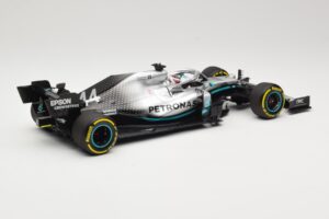 Mercedes AMG Petronas W10 #44 L. Hamilton F1 World Champion Dealer Edition 2019 Minichamps 1:18 B66960567 Metall – Bild 2 von 7