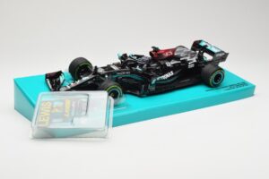 Mercedes AMG Petronas W12 E Performance #44 L. Hamilton Russian GP 2021 Minichamps 1:18 113211544 Metall – Bild 2 von 6