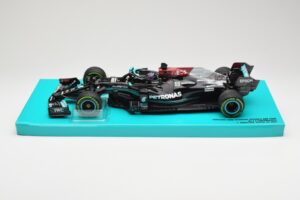 Mercedes AMG Petronas W12 E Performance #44 L. Hamilton Russian GP 2021 Minichamps 1:18 113211544 Metall