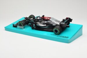 Mercedes AMG Petronas W12 E Performance #44 L. Hamilton Russian GP 2021 Minichamps 1:18 113211544 Metall – Bild 5 von 6