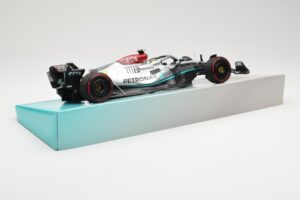 Mercedes AMG Petronas W13 E Performance #44 L. Hamilton 2022 Minichamps 1:18 113220044 Metall – Bild 3 von 6