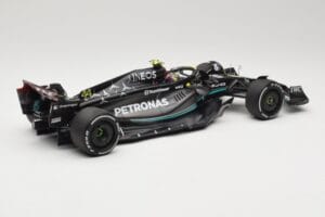 Mercedes AMG Petronas W14 E Performance #44 L. Hamilton Bahrain GP 2023 Minichamps 1:18 110230144 Metall – Bild 2 von 6