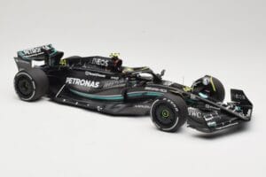 Mercedes AMG Petronas W14 E Performance #44 L. Hamilton Bahrain GP 2023 Minichamps 1:18 110230144 Metall – Bild 4 von 6
