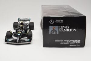 Mercedes AMG Petronas W14 E Performance #44 L. Hamilton Bahrain GP 2023 Minichamps 1:18 110230144 Metall – Bild 6 von 6