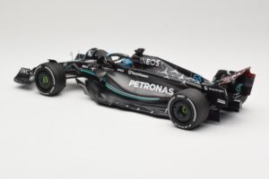 Mercedes AMG Petronas W14 E Performance #63 G. Russell Australian GP 2023 Minichamps 1:18 110230363 Metall – Bild 5 von 6