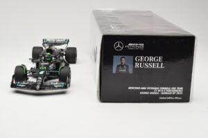 Mercedes AMG Petronas W14 E Performance #63 G. Russell Bahrain GP 2023 Minichamps 1:18 110230163 Metall – Bild 6 von 6