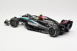 Mercedes AMG Petronas W15 E Performance #44 L. Hamilton 2024 Minichamps 1:18 110240144 Metall – Bild 3 von 6