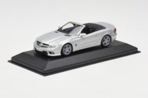 Mercedes AMG SL63 R230 Silber Minichamps 1:43 B66960018-R Metall – Bild 2 von 4