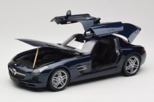 Mercedes SLS AMG C197 Blue Metallic Minichamps 1:18 180039021 Metall – Bild 2 von 8