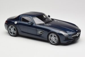 Mercedes SLS AMG C197 Blue Metallic Minichamps 1:18 180039021 Metall – Bild 6 von 8