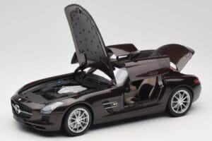 Mercedes AMG SLS C197 Brown Metallic Minichamps 1:18 100039028 Metall – Bild 2 von 8