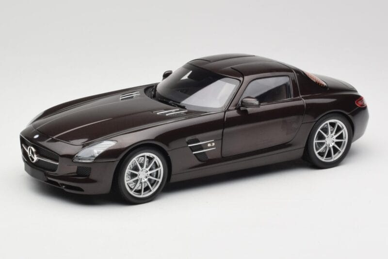 Mercedes AMG SLS C197 Brown Metallic Minichamps 1:18 100039028 Metall