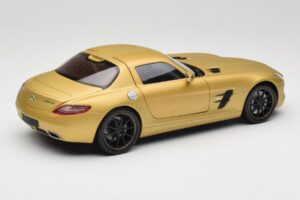 Mercedes AMG SLS C197 Gold Minichamps 1:18 100039024 Metall – Bild 3 von 8