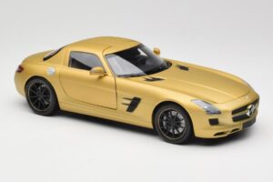Mercedes AMG SLS C197 Gold Minichamps 1:18 100039024 Metall – Bild 6 von 8