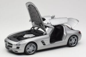Mercedes AMG SLS C197 Grey Metallic Minichamps 1:18 100039025 Metall – Bild 2 von 8