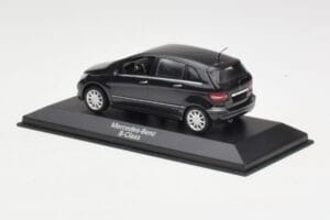 Mercedes B-Class W245 Cosmos Black Minichamps 1:43 B66962218 Metall – Bild 3 von 4