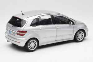 Mercedes B-Class W245 Silber Kyosho 1:18 B66962326 Metall – Bild 3 von 8