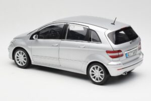 Mercedes B-Class W245 Silber Kyosho 1:18 B66962326 Metall – Bild 7 von 8
