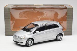 Mercedes B-Class W245 Silber Kyosho 1:18 B66962326 Metall – Bild 8 von 8