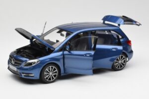Mercedes B-Class W246 Lotus Blau Metallic Norev 1:18 B66961410 Metall – Bild 2 von 8
