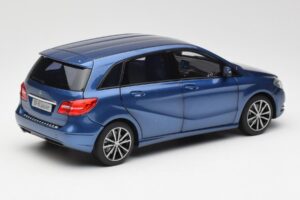 Mercedes B-Class W246 Lotus Blau Metallic Norev 1:18 B66961410 Metall – Bild 3 von 8