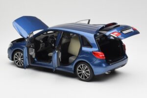 Mercedes B-Class W246 Lotus Blau Metallic Norev 1:18 B66961410 Metall – Bild 5 von 8