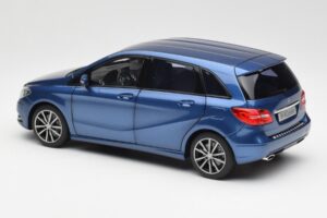 Mercedes B-Class W246 Lotus Blau Metallic Norev 1:18 B66961410 Metall – Bild 7 von 8