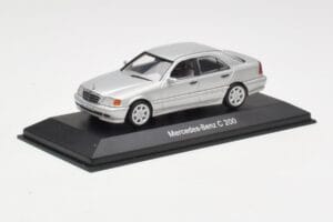 Mercedes C 200 W202 Iridium Silver Minichamps 1:43 B66040488 Metall – Bild 2 von 4