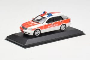 Mercedes C-Class S203 Notarzt Minichamps 1:43 430030190 Metall – Bild 2 von 4