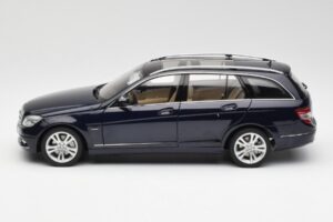 Mercedes C-Class S204 T-Modell Tanzanite Blau AUTOart 1:18 B66962352 Metall – Bild 4 von 8