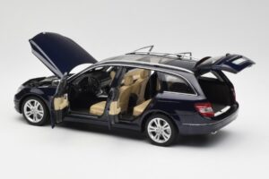 Mercedes C-Class S204 T-Modell Tanzanite Blau AUTOart 1:18 B66962352 Metall – Bild 5 von 8