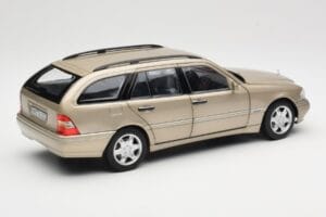 Mercedes C-Class T-Model W202 Smoke Silver Norev 1:18 183388 Metall – Bild 3 von 8