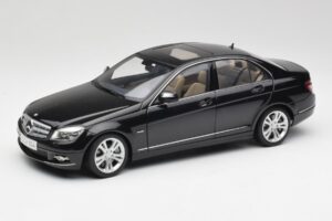 Mercedes C-Class W204 Avantgarde Obsidian Schwarz AUTOart 1:18 76264-R1 Metall