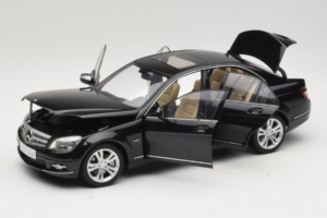 Mercedes C-Class W204 Obsidian Black AUTOart 1:18 B66962367 Metall – Bild 2 von 8