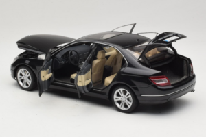 Mercedes C-Class W204 Obsidian Black AUTOart 1:18 B66962367 Metall – Bild 5 von 8