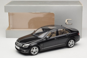 Mercedes C-Class W204 Obsidian Black AUTOart 1:18 B66962367 Metall – Bild 8 von 8