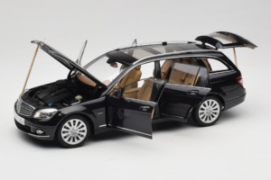 Mercedes C-Class W204 Kombi Obsidian Black AUTOart 1:18 B66962349 Metall – Bild 2 von 8
