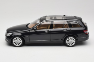 Mercedes C-Class W204 Kombi Obsidian Black AUTOart 1:18 B66962349 Metall – Bild 4 von 8