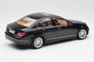 Mercedes C-Class W204 Obsidian Schwarz AUTOart 1:18 B66962365 Metall – Bild 3 von 8