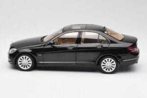 Mercedes C-Class W204 Obsidian Schwarz AUTOart 1:18 B66962365 Metall – Bild 4 von 8