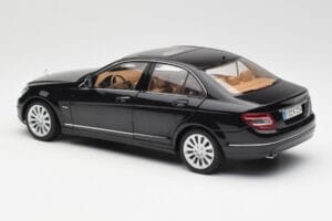 Mercedes C-Class W204 Obsidian Schwarz AUTOart 1:18 B66962365 Metall – Bild 7 von 8