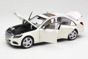 Mercedes C-Class W205 Diamond Weiss Metallic Norev 1:18 B66960256 Metall – Bild 2 von 8