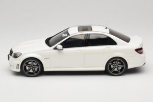 Mercedes C63 AMG W204 Diamond White GT Spirit 1:18 GT928 Resin – Bild 3 von 6