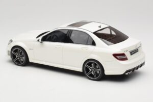 Mercedes C63 AMG W204 Diamond White GT Spirit 1:18 GT928 Resin – Bild 5 von 6