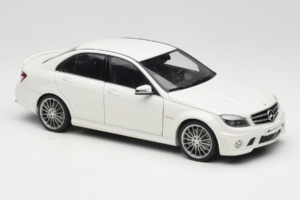 Mercedes AMG C63 W204 Weiss AUTOart 1:18 72674-R1 Metall – Bild 6 von 8