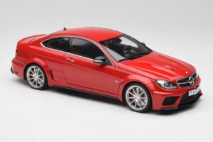 Mercedes AMG C63 W204 Rot 2nd Choice GT Spirit 1:18 GT065-D1 Resin – Bild 4 von 6