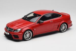 Mercedes AMG C63 W204 Rot 2nd Choice GT Spirit 1:18 GT065-D1 Resin