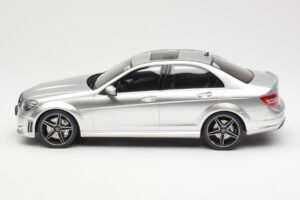 Mercedes C63 AMG W204 Silber GT Spirit 1:18 GT462 Resin – Bild 3 von 6